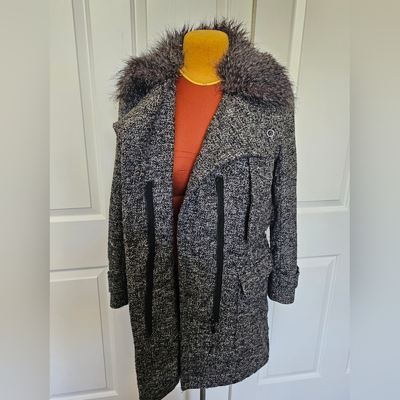 Calvin Klein Gray Trench Coat with Notched Lapel - Picture 3 of 8